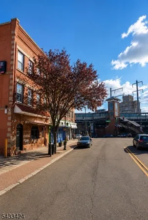 $2,200 | 253 Morris Avenue, Unit 3, Elizabeth, NJ 07208