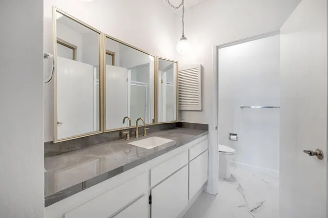 $4,490 | 1515 Floribunda Avenue, Unit 205, Burlingame, CA 94010