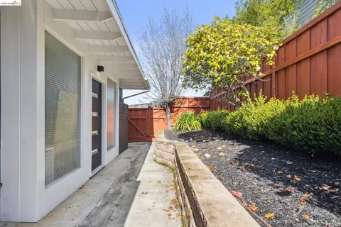 $995,000 | 255 Stanford Avenue, Kensington, CA 94708