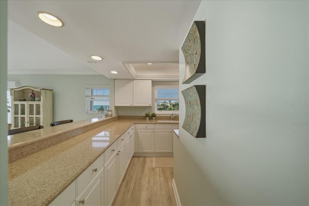 633 Alhambra Road, Unit 301 Venice, FL 34285 - Photo 18 of 76 Gallery Image 18