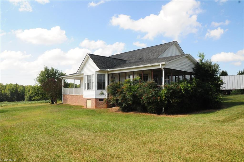 443 Stoney Ridge Road Winston-Salem, NC 27107 - Photo 3 of 16 Gallery Image 3