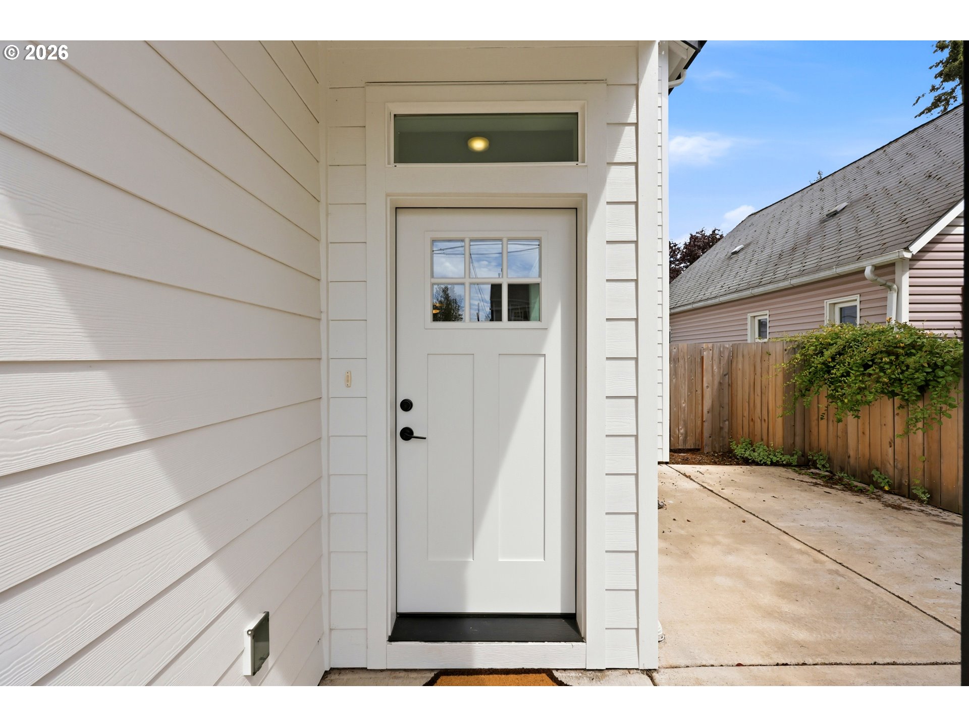 6336 Southeast 84th Place Portland, OR 97266 - Photo 5 of 35