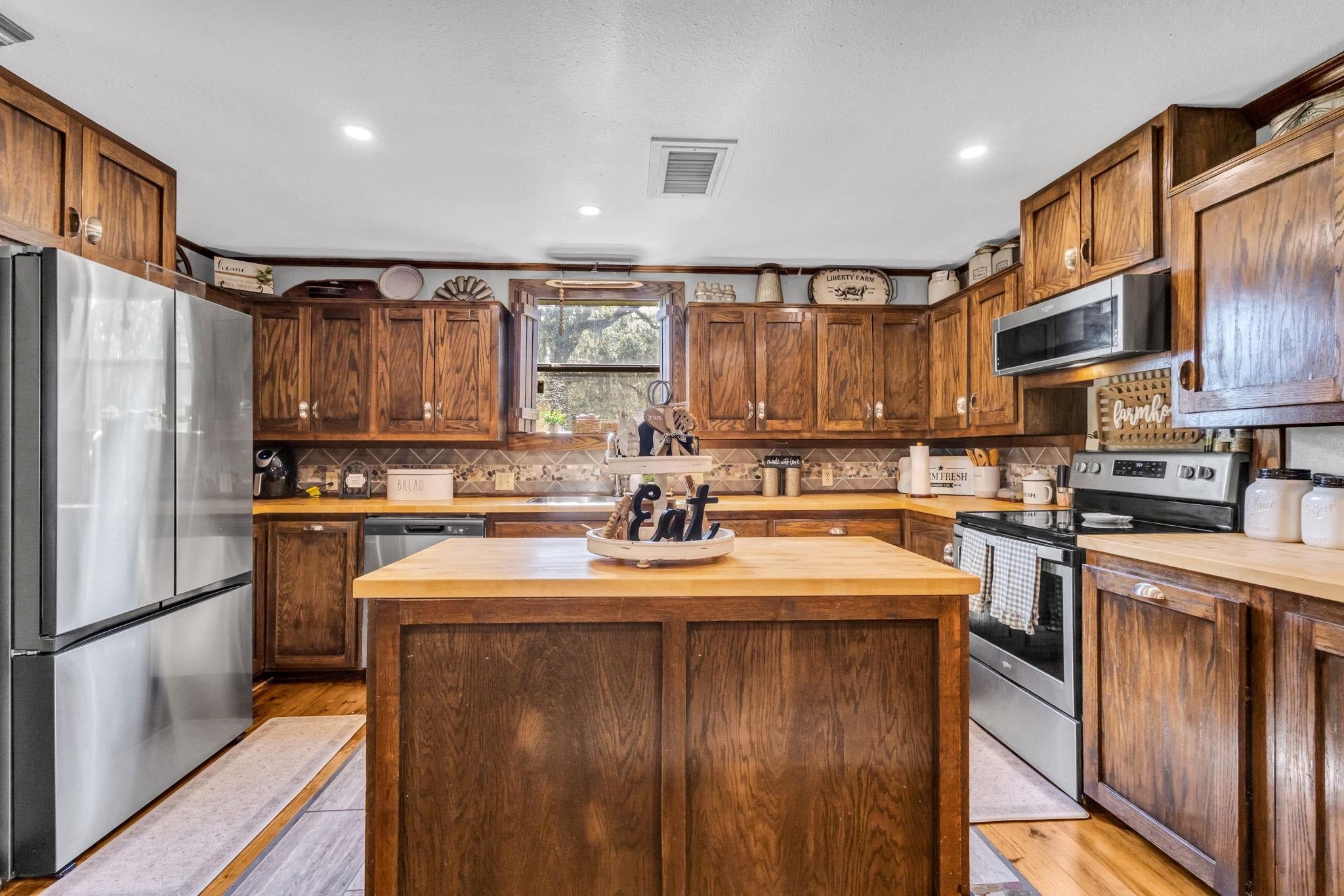 8743 Ranch Road Village Mills, TX 77663 - Photo 7 of 37 Gallery Image 7