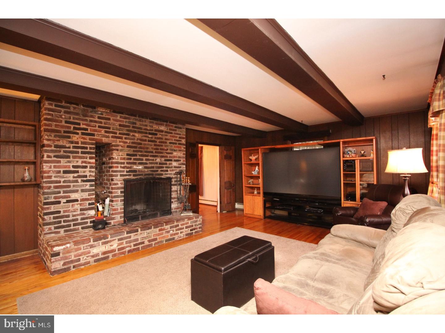 2265 North Firelane Road Southampton, NJ 08088 - Photo 9 of 25 Family Room