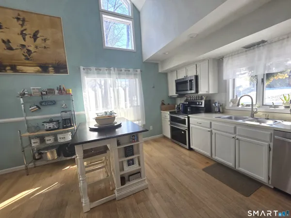 $1,459,000 | 18 North Lake Shore Drive, Brookfield, CT 06804