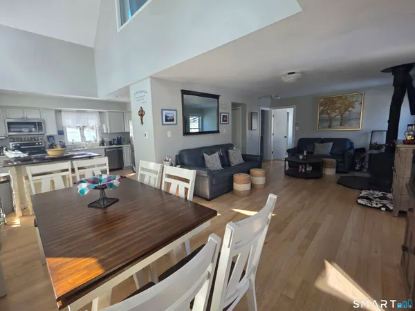 $1,459,000 | 18 North Lake Shore Drive, Brookfield, CT 06804