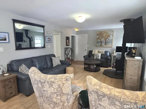 $1,459,000 | 18 North Lake Shore Drive, Brookfield, CT 06804