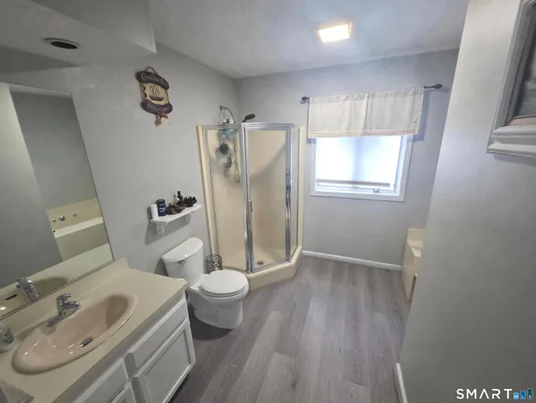 $1,459,000 | 18 North Lake Shore Drive, Brookfield, CT 06804