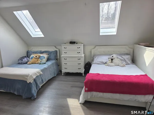 $1,459,000 | 18 North Lake Shore Drive, Brookfield, CT 06804