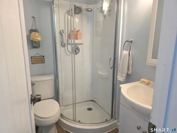 $1,459,000 | 18 North Lake Shore Drive, Brookfield, CT 06804