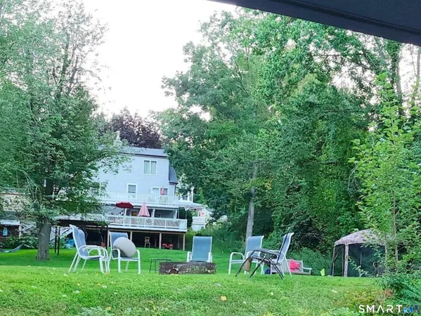 $1,459,000 | 18 North Lake Shore Drive, Brookfield, CT 06804