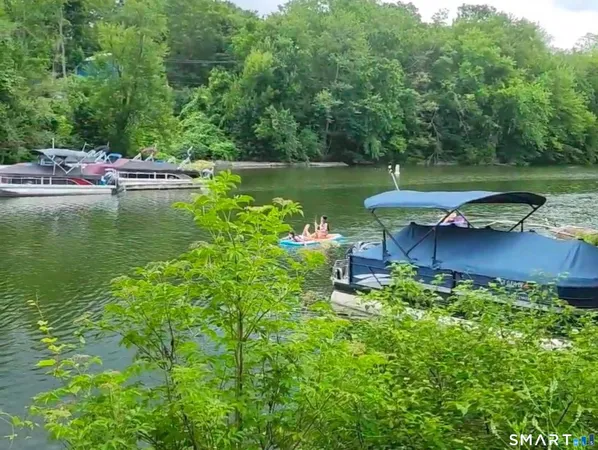 $1,459,000 | 18 North Lake Shore Drive, Brookfield, CT 06804