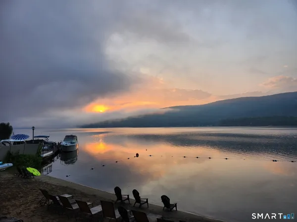 $1,459,000 | 18 North Lake Shore Drive, Brookfield, CT 06804