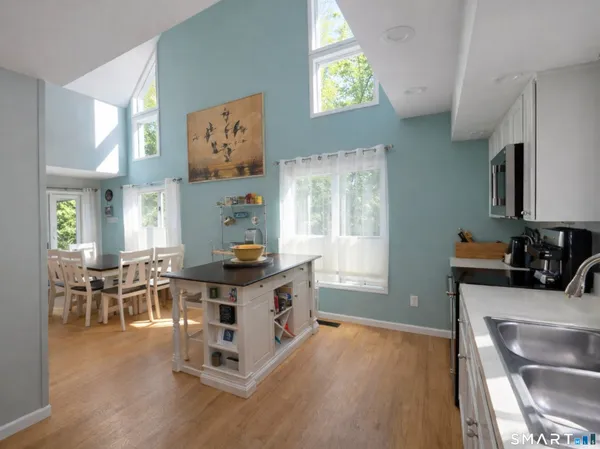 $1,459,000 | 18 North Lake Shore Drive, Brookfield, CT 06804