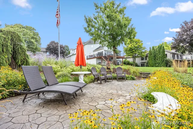 $1,325,000 | 6574 Gran Via Drive Northeast, Rockford, MI 49341