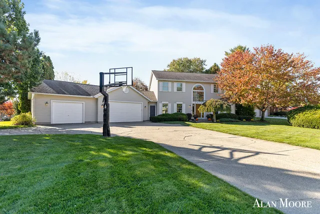 $1,325,000 | 6574 Gran Via Drive Northeast, Rockford, MI 49341