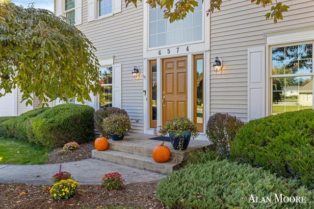 $1,325,000 | 6574 Gran Via Drive Northeast, Rockford, MI 49341