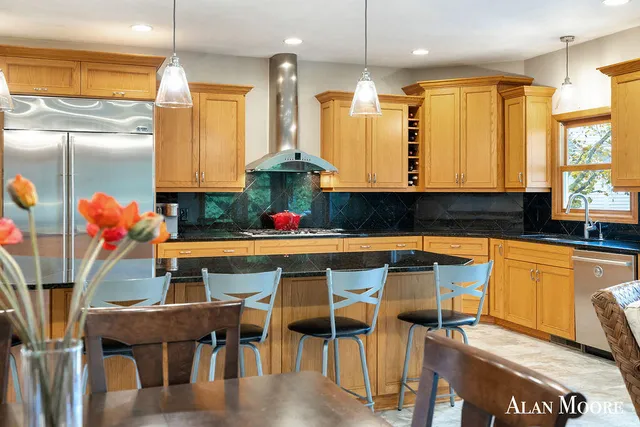 $1,325,000 | 6574 Gran Via Drive Northeast, Rockford, MI 49341