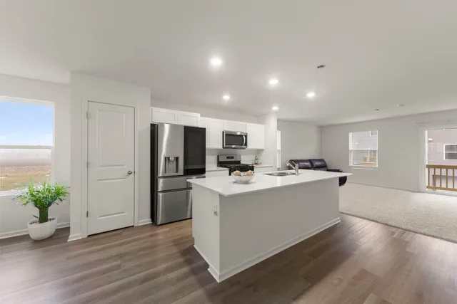 $2,600 | 1561 Sequoia Way, Pingree Grove, IL 60140