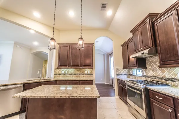 $369,900 | 6502 Limestone Court, Rosenberg, TX 77471