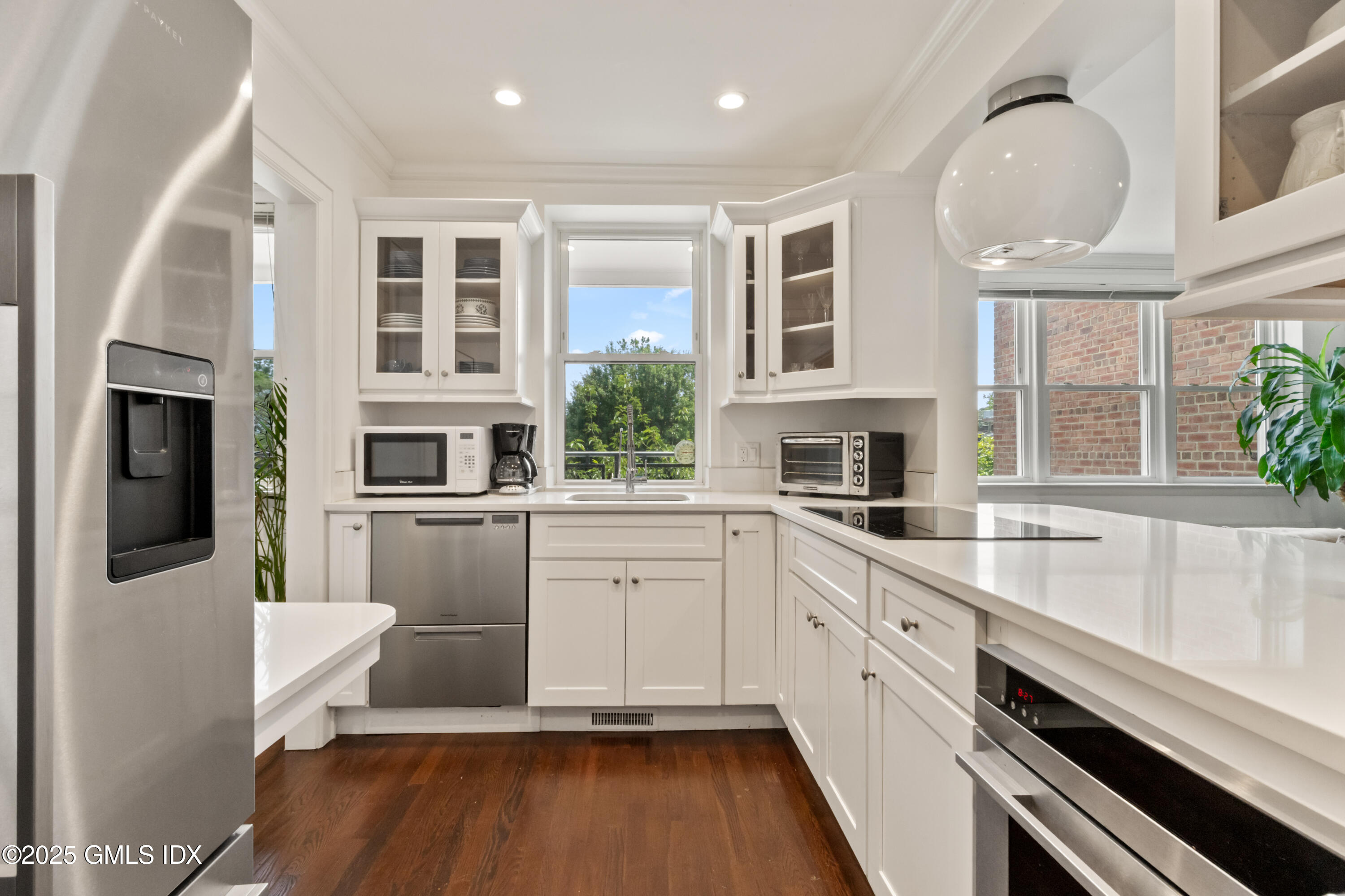 5 Putnam Hill, Unit 2D Greenwich, CT 06830 - Photo 4 of 26 D