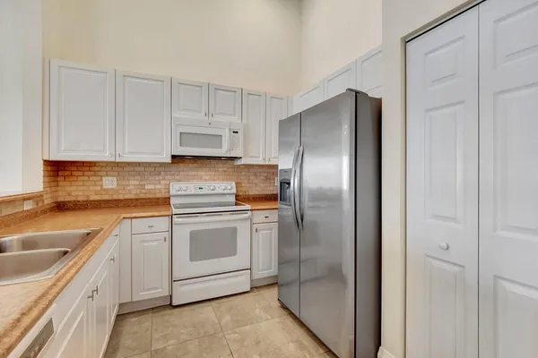 $2,850 | 2484 North Coral Trace Circle, Delray Beach, FL 33445