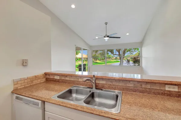 $2,850 | 2484 North Coral Trace Circle, Delray Beach, FL 33445