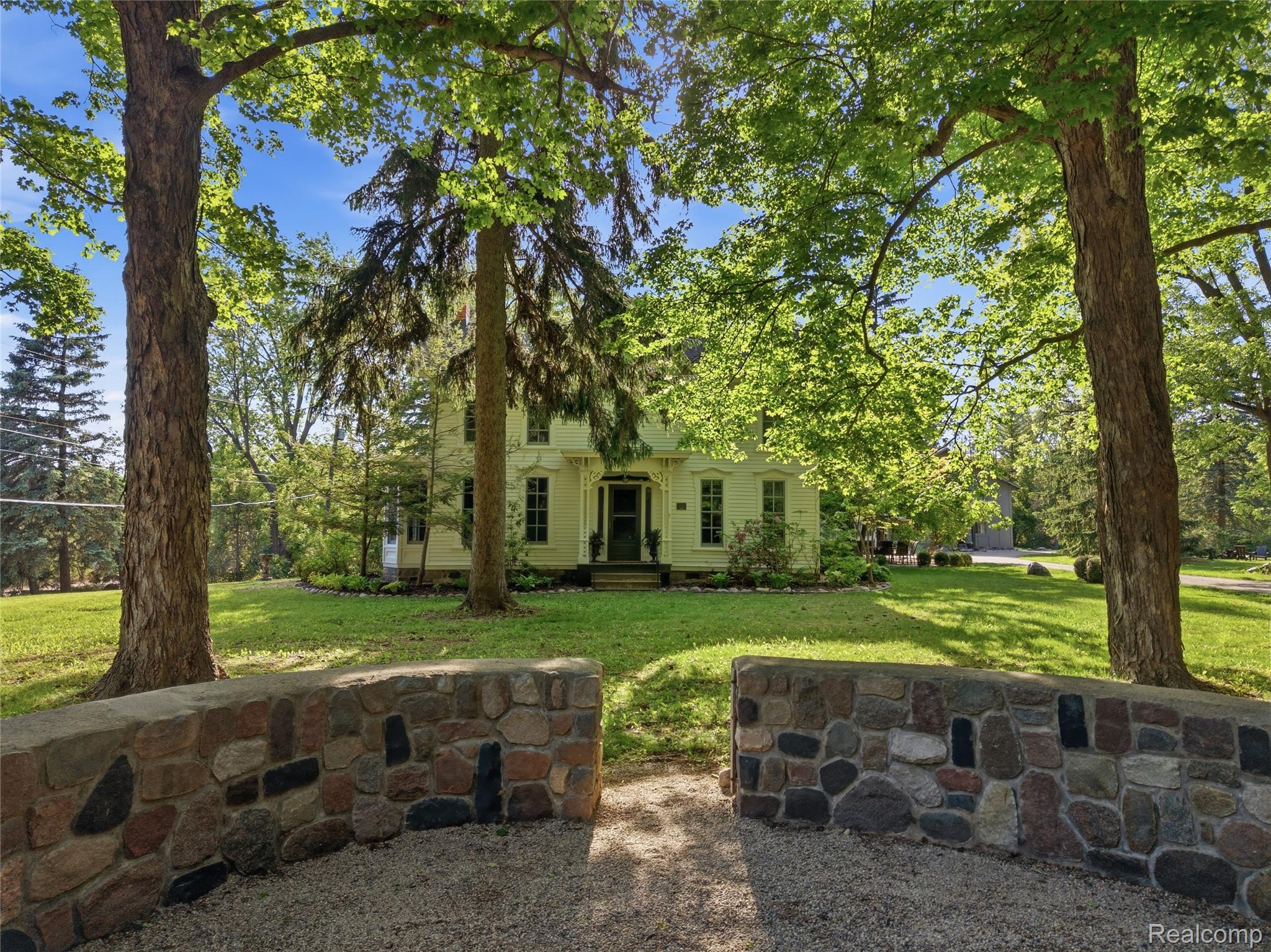 4480 Sheldon Road Rochester, MI 48306 - Photo 14 of 96 16-DJI_20260602181056_0021_D.jpg