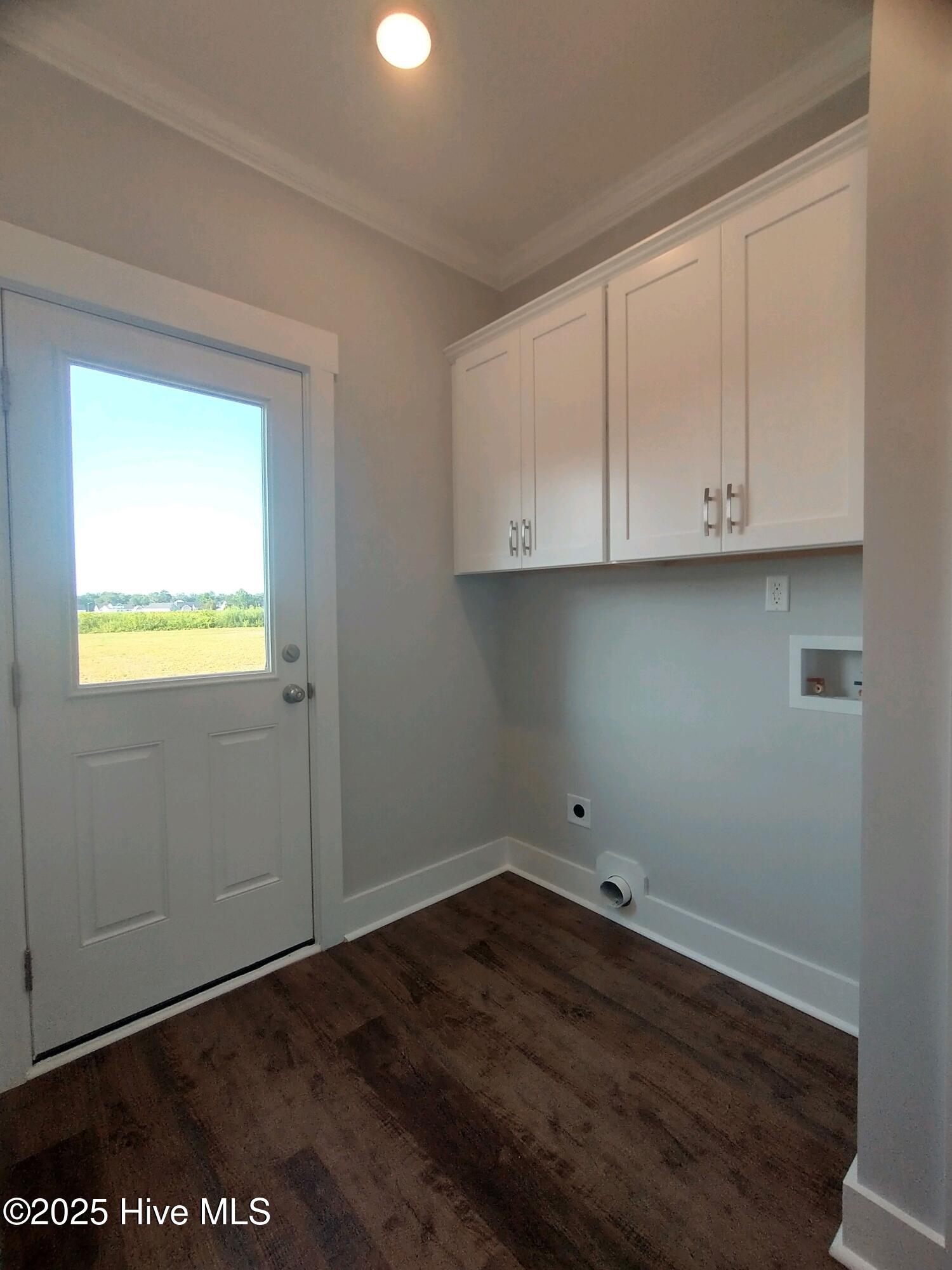 569 Workhorse Lane Ayden, NC 28513 - Photo 29 of 34 Laundry Room