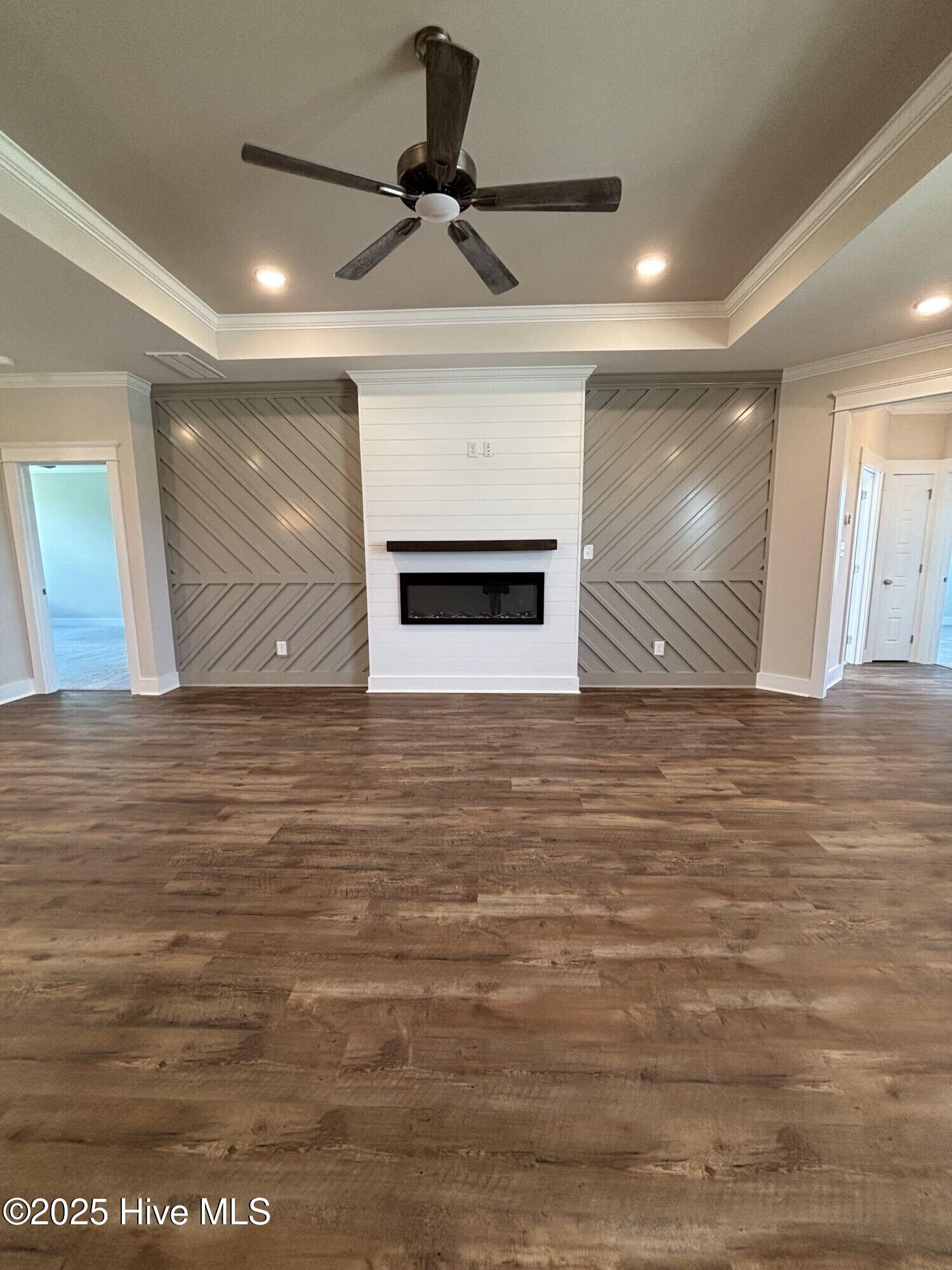 569 Workhorse Lane Ayden, NC 28513 - Photo 5 of 34 Accent Wall