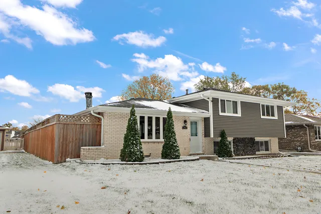 $405,000 | 7433 South 88th Avenue, Justice, IL 60458