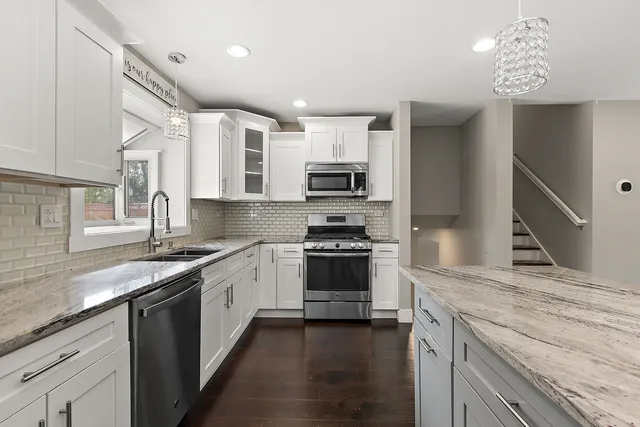 $405,000 | 7433 South 88th Avenue, Justice, IL 60458