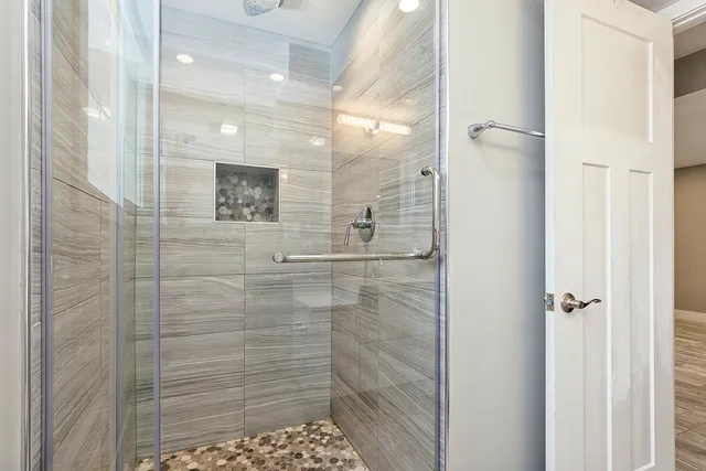 $405,000 | 7433 South 88th Avenue, Justice, IL 60458