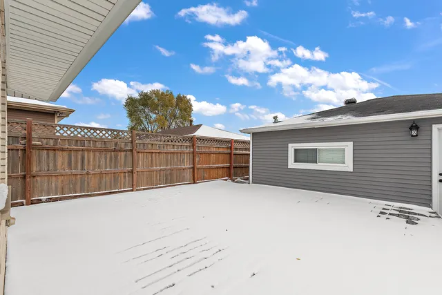 $405,000 | 7433 South 88th Avenue, Justice, IL 60458