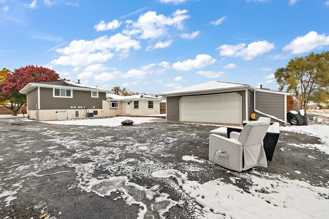 $405,000 | 7433 South 88th Avenue, Justice, IL 60458