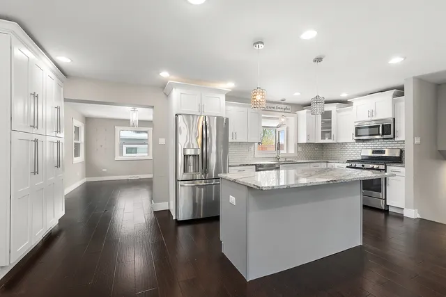 $405,000 | 7433 South 88th Avenue, Justice, IL 60458