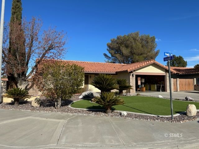 836 West Howell Avenue Ridgecrest, CA 93555 - Photo 1 of 8