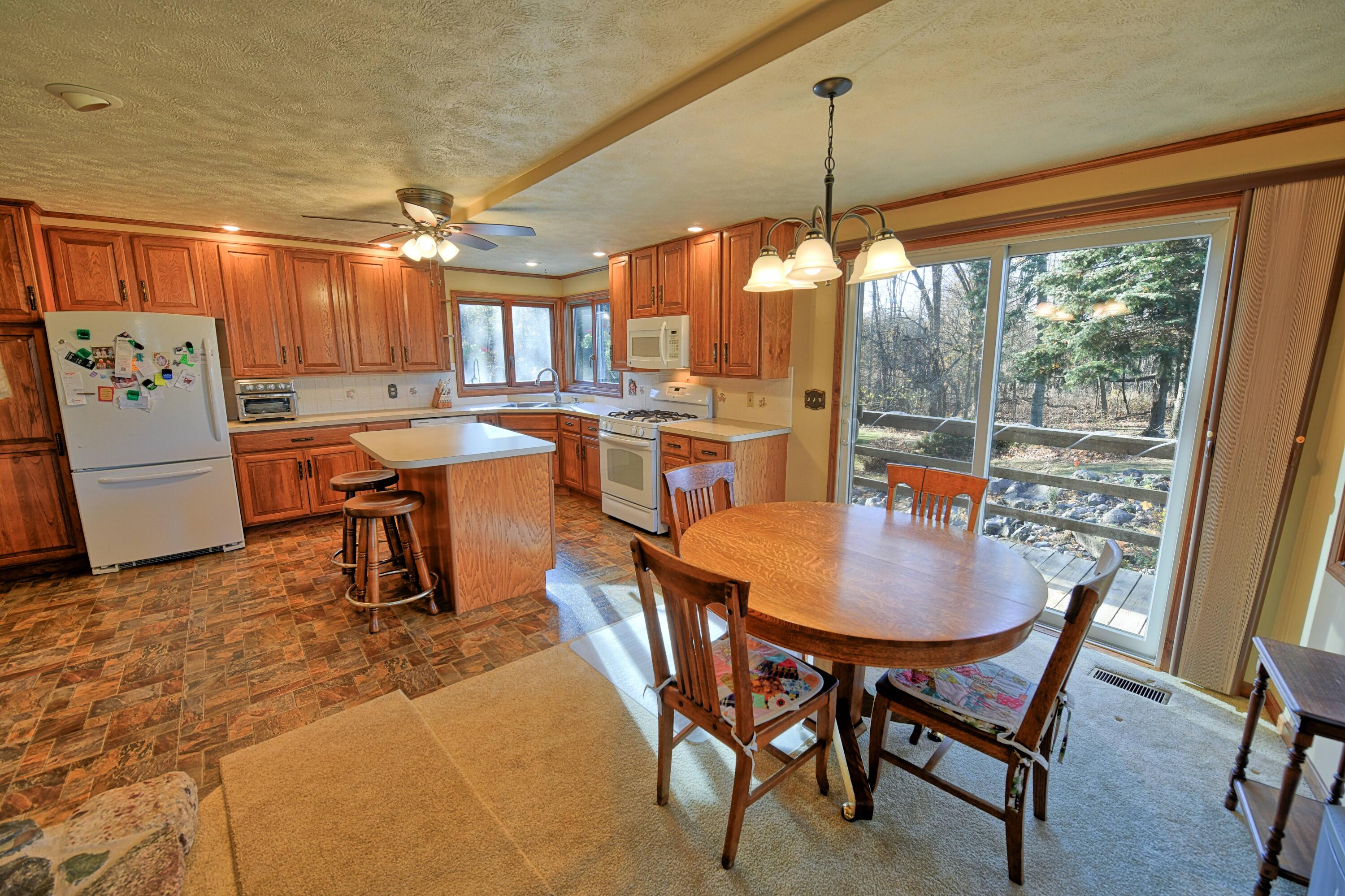 15027 West Cutler Road Eagle, MI 48822 - Photo 10 of 65 Dining & Kitchen