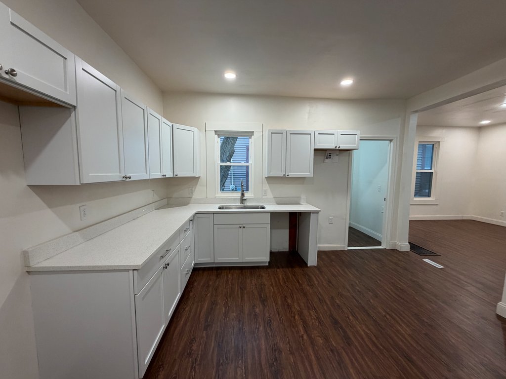 718 17th Street Rock Island, IL 61201 - Photo 14 of 33