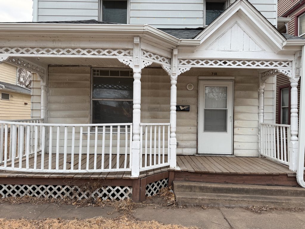 718 17th Street Rock Island, IL 61201 - Photo 2 of 33
