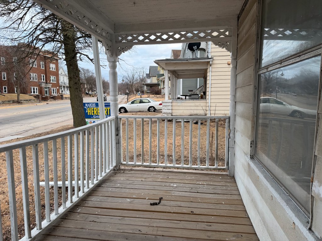718 17th Street Rock Island, IL 61201 - Photo 3 of 33