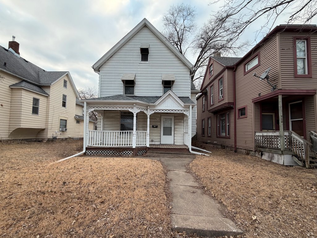 718 17th Street Rock Island, IL 61201 - Photo 4 of 33