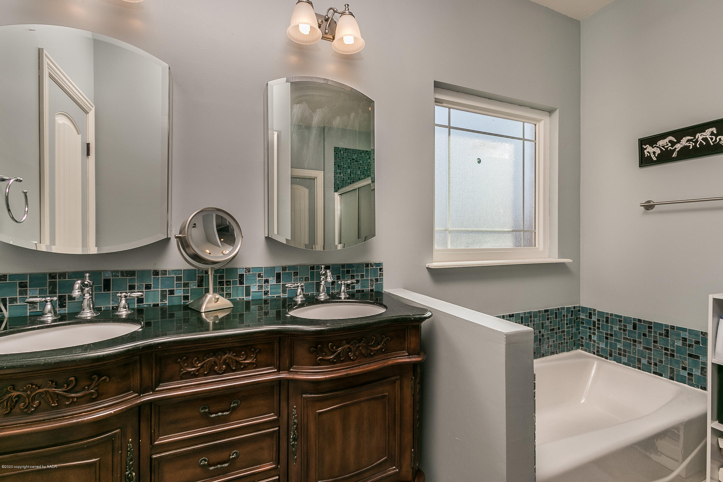 18601 West Costley Road Amarillo, TX 79119 - Photo 24 of 38 Master Bathroom