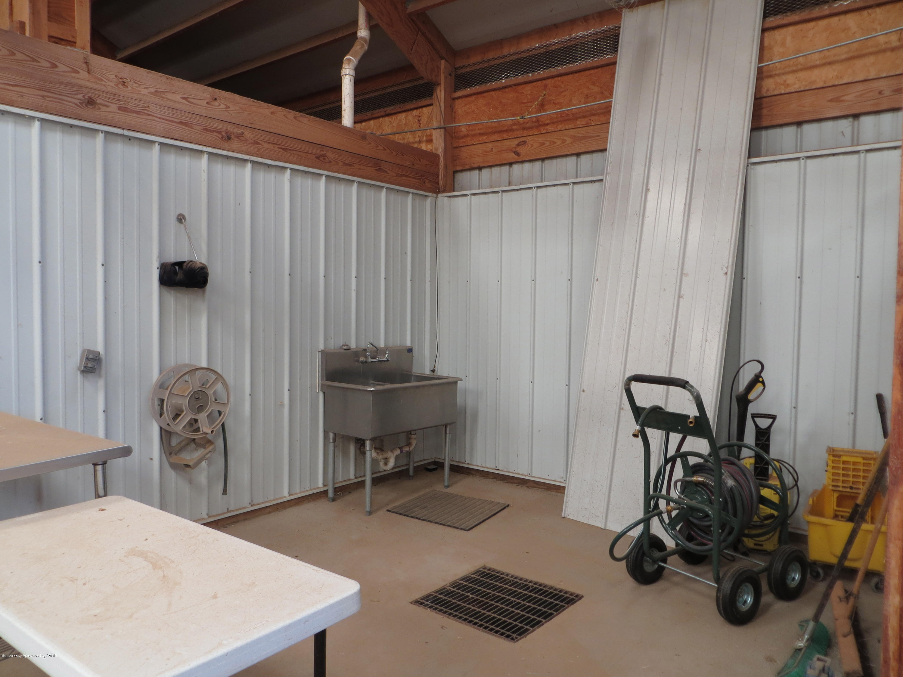18601 West Costley Road Amarillo, TX 79119 - Photo 36 of 38 watering room