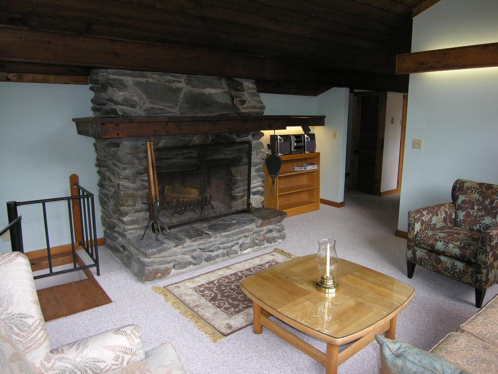 366 Hawk Mountain Road Pittsfield, VT 05762 - Photo 5 of 20