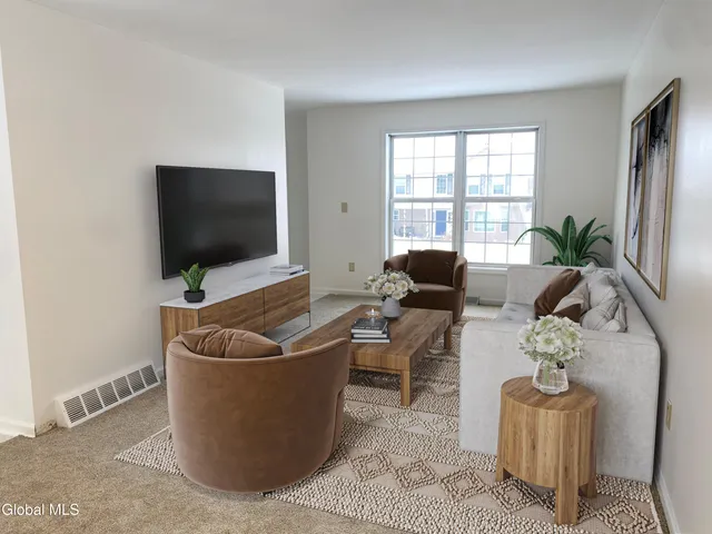 $319,000 | 31 Saratoga Street, Hoosick Falls, NY 12090