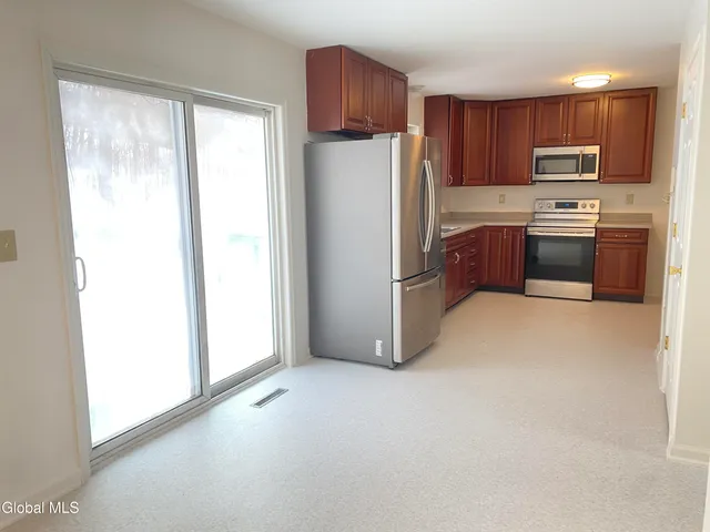 $319,000 | 31 Saratoga Street, Hoosick Falls, NY 12090