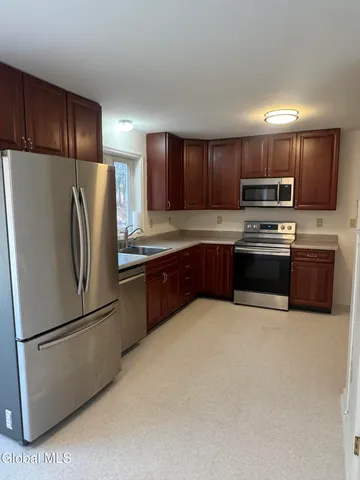 $319,000 | 31 Saratoga Street, Hoosick Falls, NY 12090