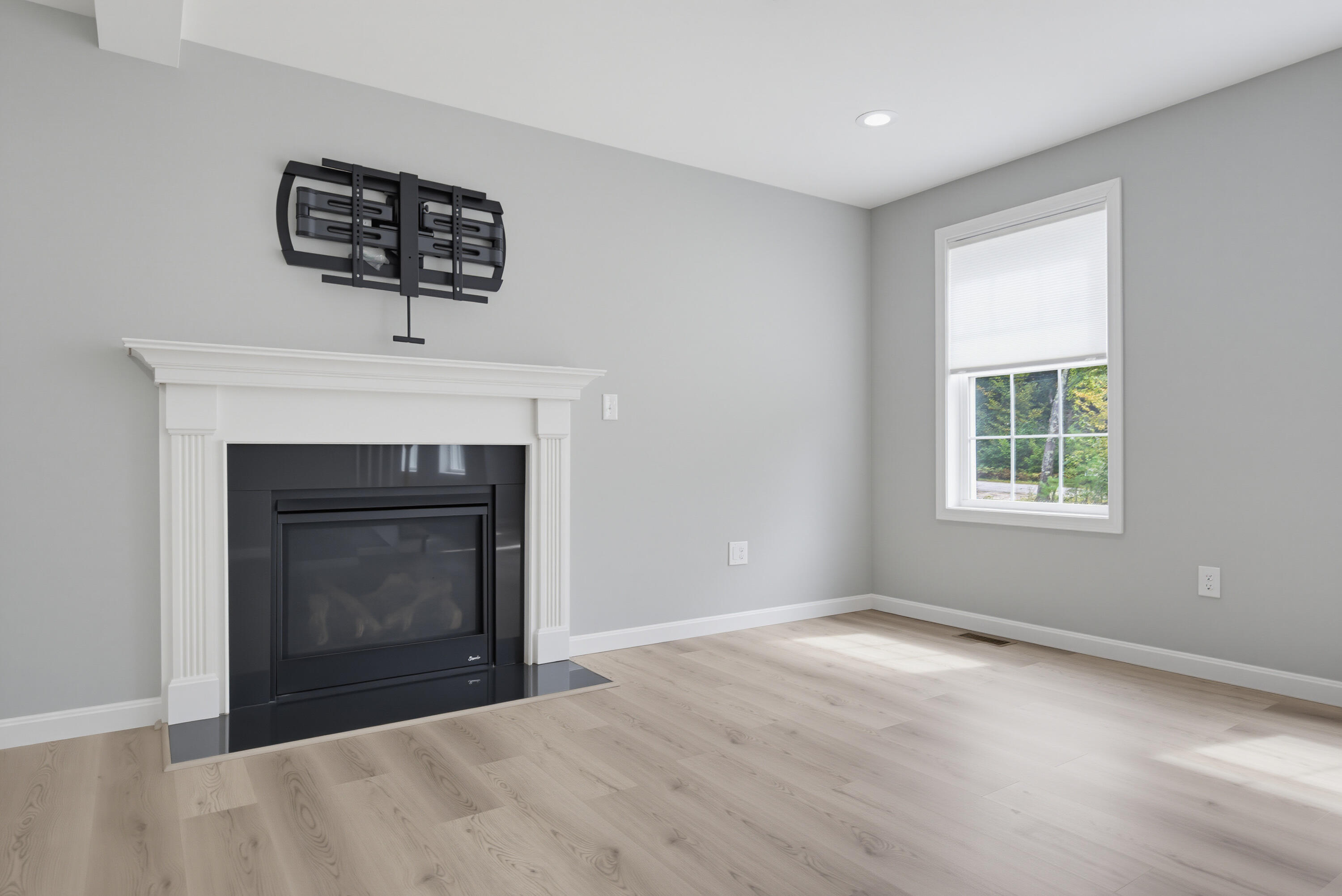 259 Dixon Road Lebanon, ME 04027 - Photo 14 of 58 259DixonRd-18