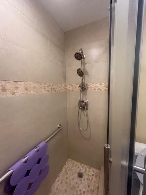 2821 Southeast 5th Circle Boynton Beach, FL 33435 - Photo 19 of 38 a bathroom with a shower